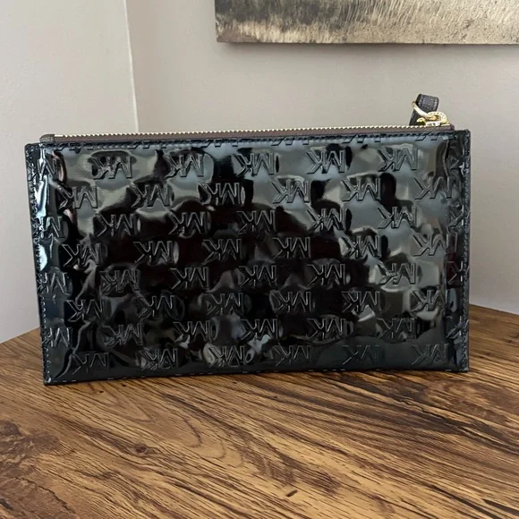 ❌Michael Kors Jet Set Zip Clutch Wristlet Glossy Black - Picture 4 of 10